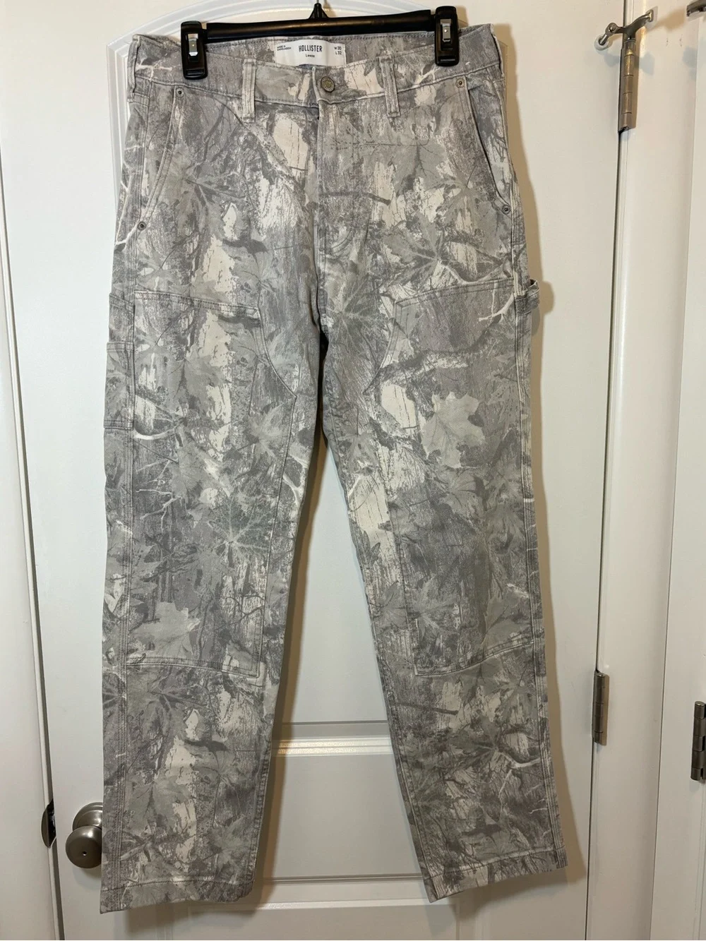 Hollister Men's Gray Abstract Print Cargo Pants